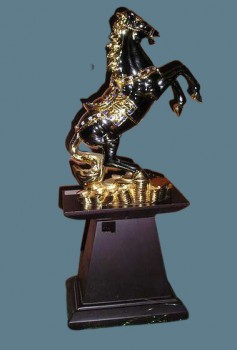 лошадь статуя ― ИГРУШКИ И СУВЕНИРЫ ОПТОМ В НОВОСИБИРСКЕ