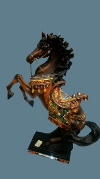 лошадь статуя ― ИГРУШКИ И СУВЕНИРЫ ОПТОМ В НОВОСИБИРСКЕ