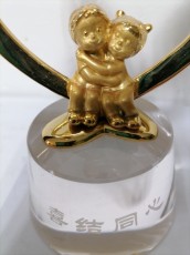 Дети в сердце с птицами