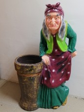 Баба Яга со ступой