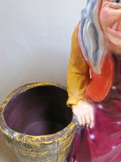 Баба Яга со ступой