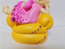 Дети на диване